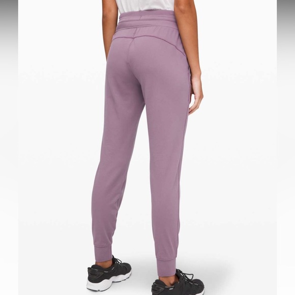 Lululemon Ready to Rulu Pant in Frosted Mulberry - BNWT! - Picture 5 of 5